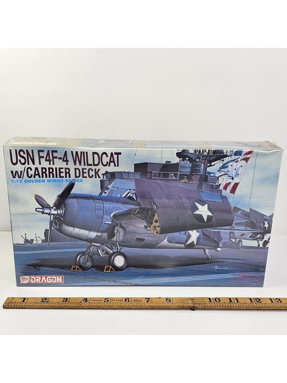 SEALED DRAGON 1/72 USN F4F-4 Wildcat w/Carrier Deck Model Kit 5024-03 New
